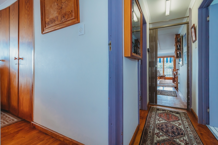 5 Bedroom Property for Sale in Herolds Bay Western Cape